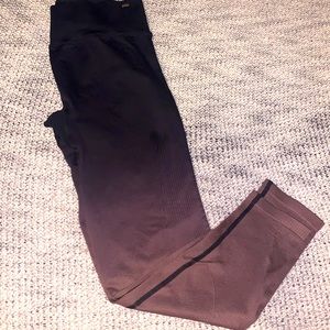 Medium PINK Victorias Secret Seamless Legging with gradient color black to mauve